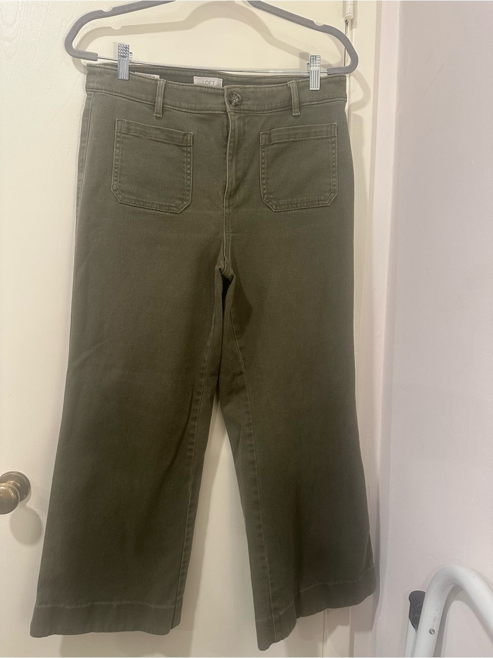 LOFT Women’s Olive Green Wide-Leg Pants 10P. Great Color for Fall!